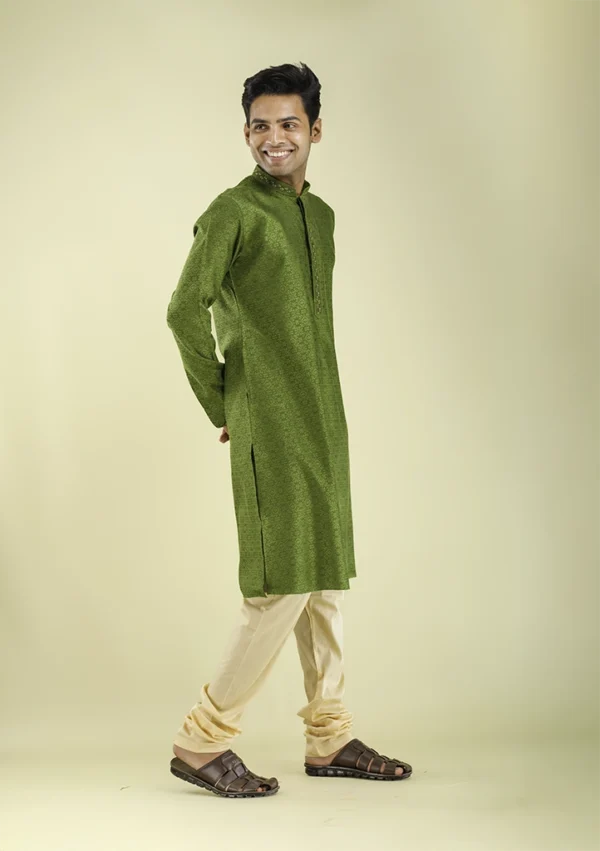 Embroidered Green Kurta Pajama Set In Sequin Threadwork